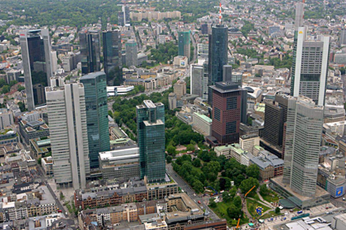... Frankfurt am Main (667.000 Einwohner).
