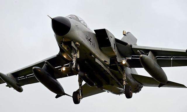 Zwei Tornados der deutschen Bundeswehr könnten rasch auf den Stützpunkt in der Türkei verlegt werden.