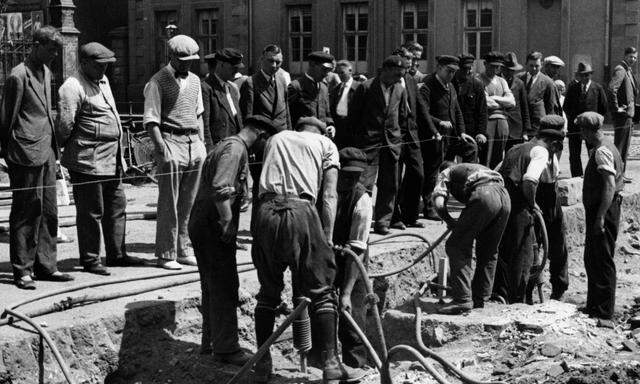 Arbeitslose 1930/33, Strassenbau