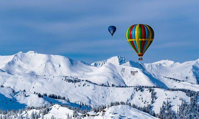 Alpenballonfahrten können nur in den Wintermonaten von Dezember bis März durchgeführt werden. Dann gibt es keine Thermik.