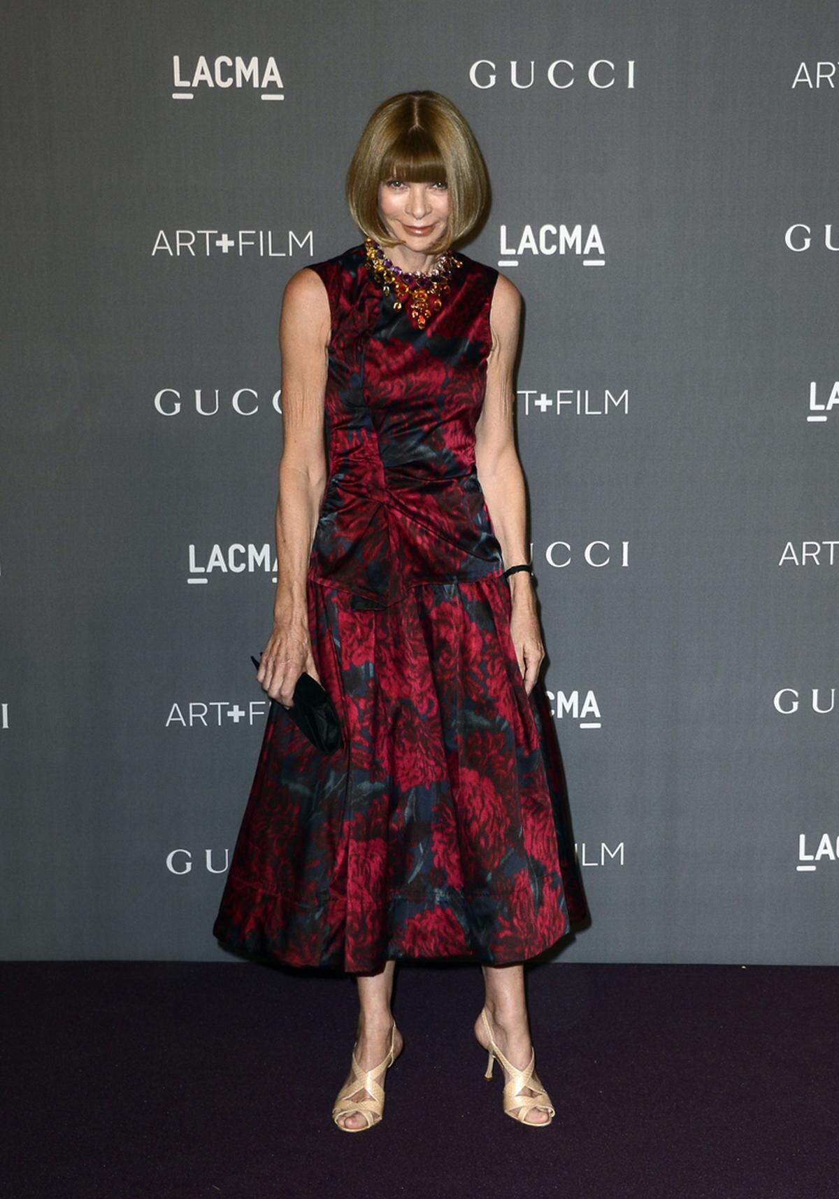 Passend dazu beehrte auch Vogue-Chefin Anna Wintour den roten Teppich.