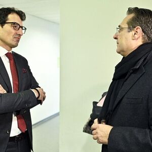 Rechtsanwalt und Verfassungsrichter Michael Rami (l.) mit FPÖ-Obmann Vizekanzler Heinz-Christian Strache im Gericht. 
