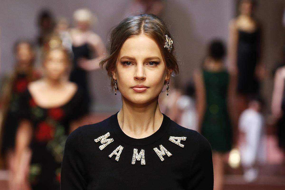 Dolce &amp; Gabbana steckte den Models in Mailand kleine Haarspangen an.