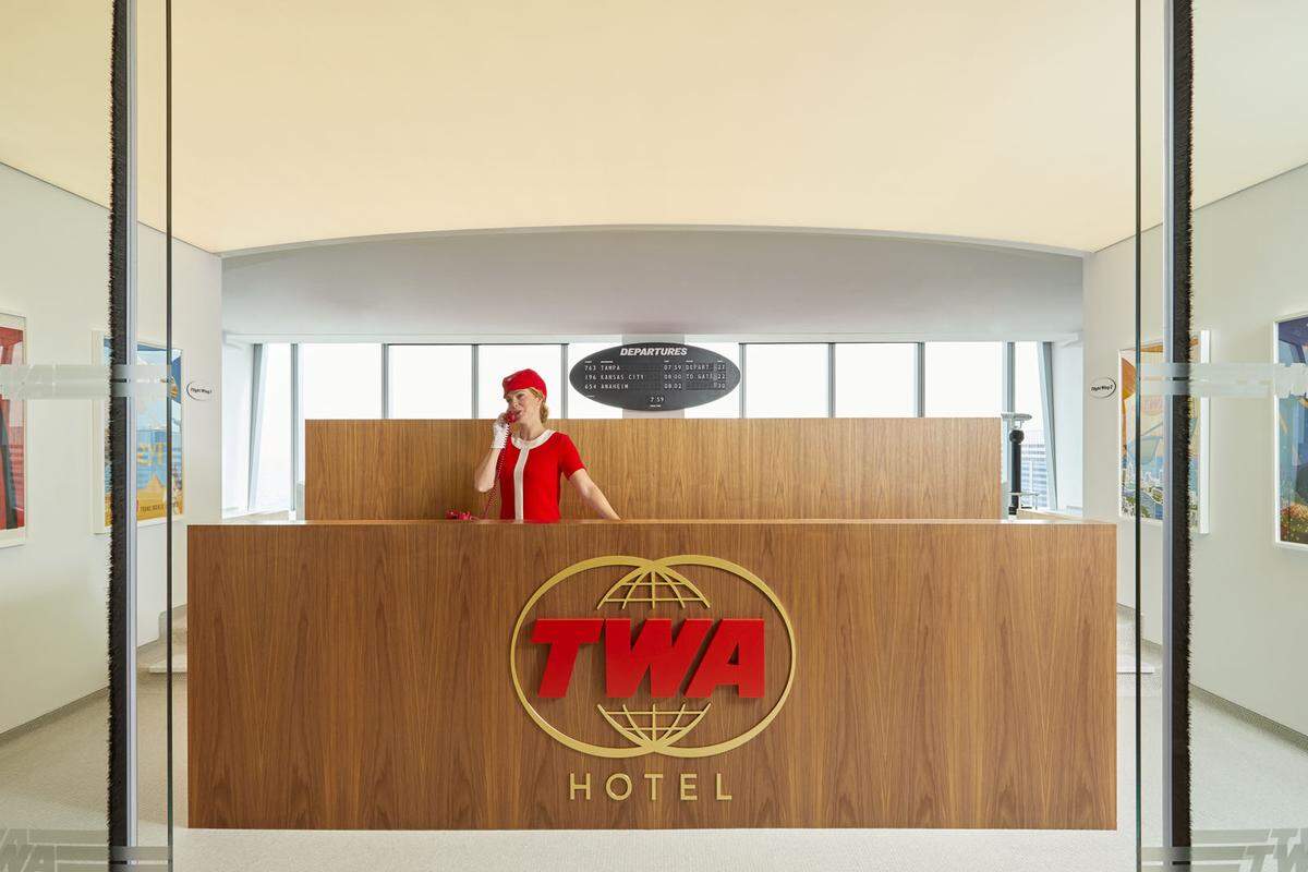 In die goldenen Zeiten des Reisens zurückversetzen kann man sich im TWA Hotel, das demnächst am Flughafen JFK in New York eröffnen wird. Denn hier setzt man ganz auf Retro-Charme.