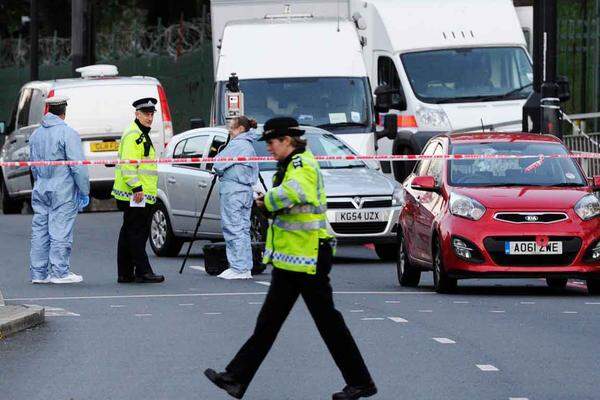 Der Mord an einem britischen Soldaten schockiert London. Zwei Männer töteten den Mann auf offener Straße.