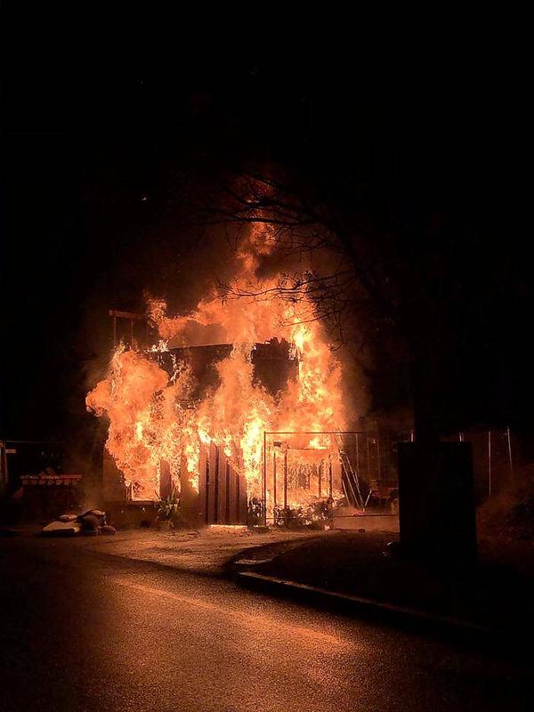 ++ HANDOUT ++ WIEN: BRAND IM LOBAU-CAMP DER AKTIVISTEN: VERFASSUNGSSCHUTZ ERMITTELT