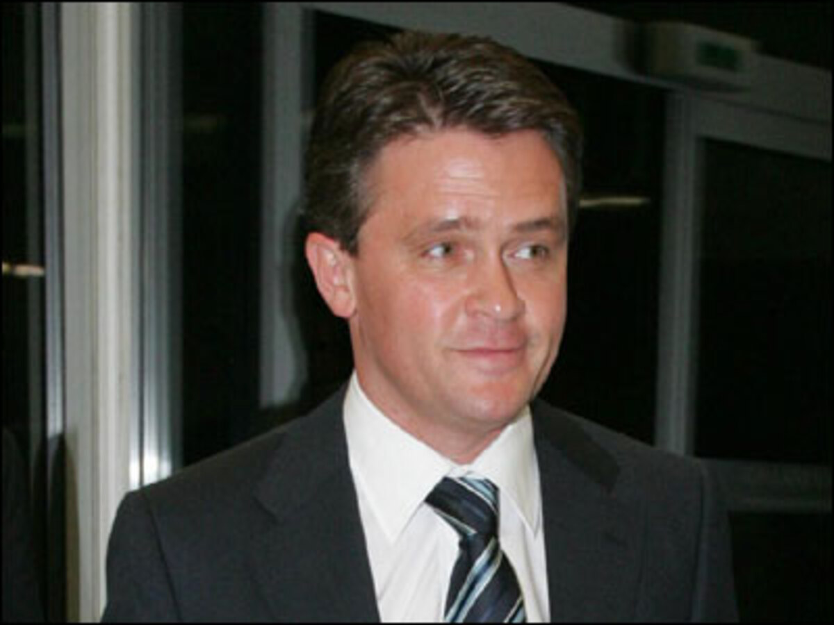 "Das wär' so, als würd' ich den Ronaldo beraten, wie man Fußball spielt." Peter Westenthaler zu Vranitzky-Beratung für Flöttl