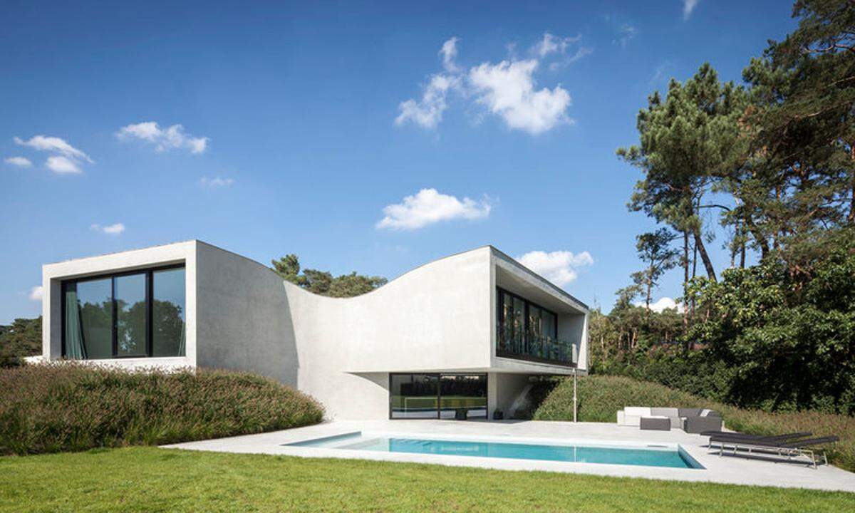 Der Architekturwettbewerb Häuser-Award 2017 zum Thema "Spektakuläre Häuser" ist entschieden - und so sieht der Gewinner aus. Die höchste Stufe am Podest konnte sich die Villa MQ in Tremelo von Office O Architects sichern.         