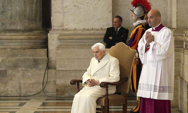 Archivbild vom emeritierten Papst Benedikt XVI. aus dem Jahr 2015.