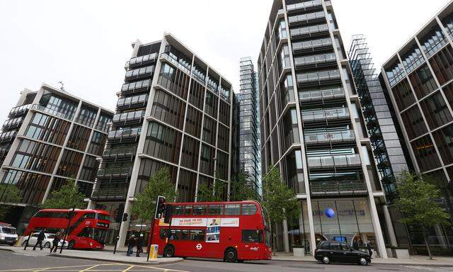 One Hyde Park ist eine der teuersten Adressen Londons: 2014 wurde ein unmöbliertes Apartment um damals umgerechnet etwa 175 Millionen Euro verkauft.