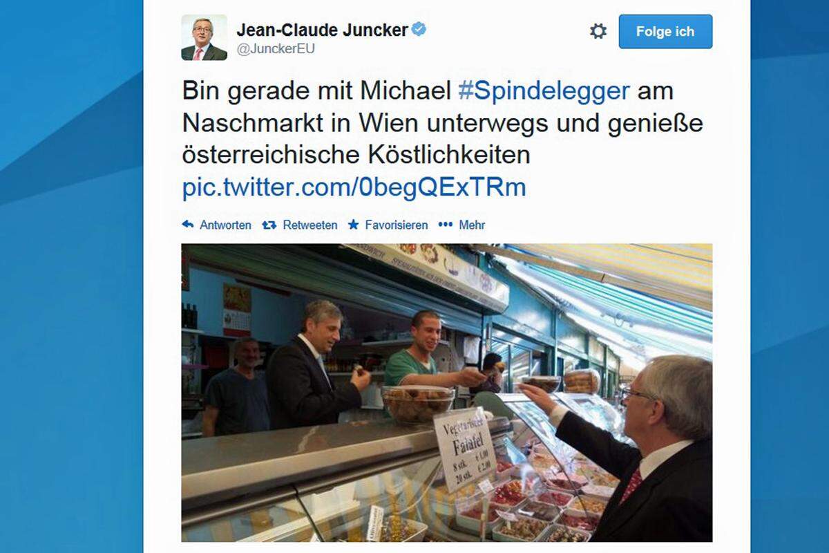 Jean-Claude Juncker geht als Spitzenkandidat der christlich-konservativen Parteienfamilie in die EU-Wahl am 25. Mai. Bis dahin heißt es: Stimmen sammeln. Dafür besuchte der Luxemburger nun mit ÖVP-Chef Michael Spindelegger den Wiener Naschmarkt, wo er „österreichische Köstlichkeiten" genoss, wie er auf Twitter schrieb. Allerdings zeigte das dazugehörige Foto ein typisch arabischen Gericht: eine Falafel.  >>> Tweet von Juncker 