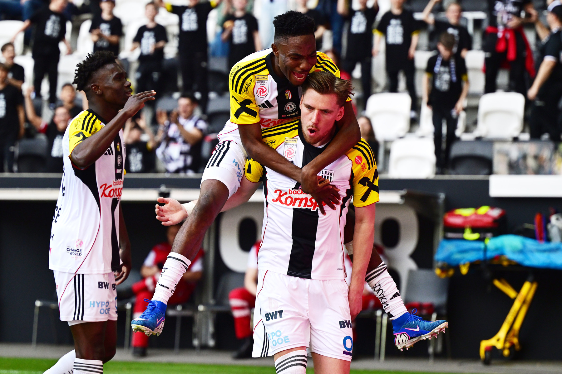 LASK feiert 4:1-Sieg gegen Austria