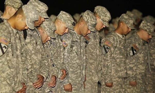 Archivbild: Soldaten trauern um gefallen Kollegen