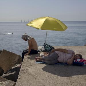 Trotz Hitze wählen oder doch am Strand liegen bleiben? Viele Spanier werden am Sonntag vor dieser Frage stehen. 