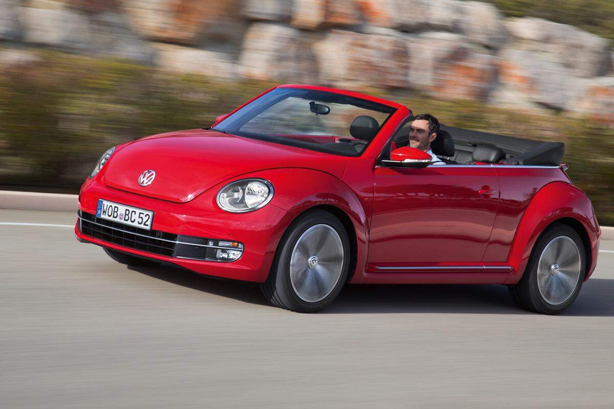 Der Beetle von VW hat den geringsten Wertverlust nach vier Jahren. Neu kostet der Beetle 22.252 Euro, der Wertverlust bis 2019 beträgt 10.362 Euro.