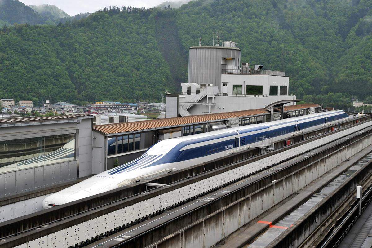 Damit verkürzt sich die Reisezeit zwischen Tokio und Nagoya auf nur 40 Minuten - der Shinkansen benötigt derzeit mehr als das Doppelte.