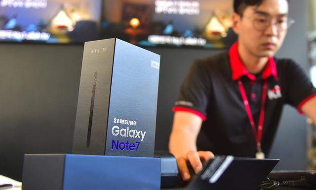 Defekte Batterien verursachten Brände bei Samsung-Smartphones.  