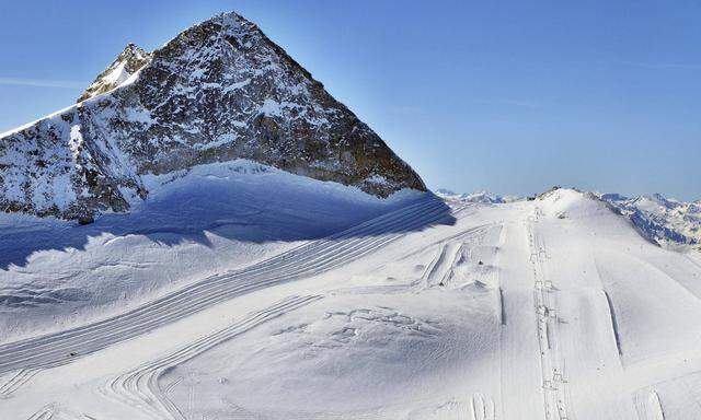 Hintertuxer Gletscher in den Zillertaler Alpen. 