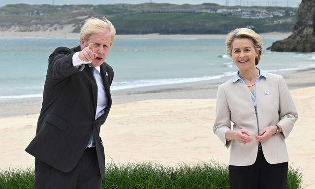 Boris Johnson mit Ursula von der Leyen