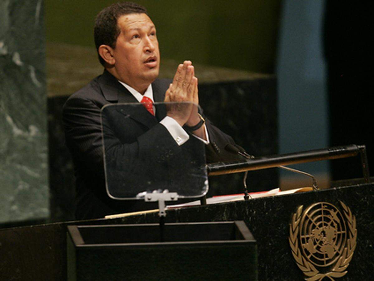 Nur drei Jahre ist es her, dass Venezuelas Präsident Hugo Chavez seinen damaligen Amtskollegen George W. Bush vor der UN-Vollversammlung als "Teufel" beschimpfte. "Gestern war der Teufel hier", sagte Chavez, und zeigte auf das Rednerpult. "Und es riecht immer noch nach Schwefel".