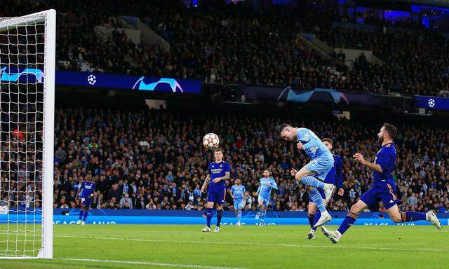 Mandatory Credit: Photo by Matt West/Shutterstock (12911501am) Phil Foden of Manchester City scores a goal to make it 3