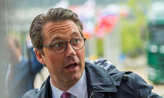 Verkehrsminister Andreas Scheuer verteidigt  das Vorgehen des Ministeriums und des Kraftfahrt-Bundesamts gegen Autohersteller 