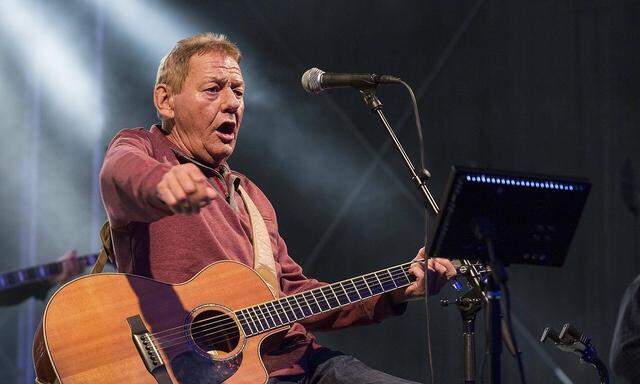 Wolfgang Ambros bei einem Konzert in Kufstein 2016