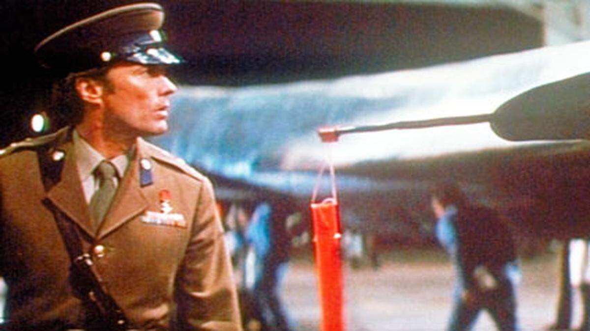 "Projekt: Peacemaker" mit George Clooney und Nicole Kidman spielt zwar in Wien, wurde aber (aus Kostengründen) in Prag gedreht, Clint Eastwoods "Firefox" aus dem Jahr 1982 hingegen spielt in Moskau, gedreht wurde aber in der Wiener U-Bahn. Im roten Russland wären die Dreharbeiten nicht möglich gewesen.