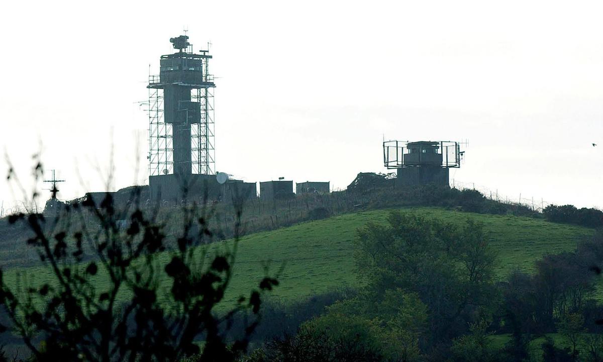 Die Wachtürme entlang der Grenze wurden nach dem Karfreitagsabkommen abgetragen.