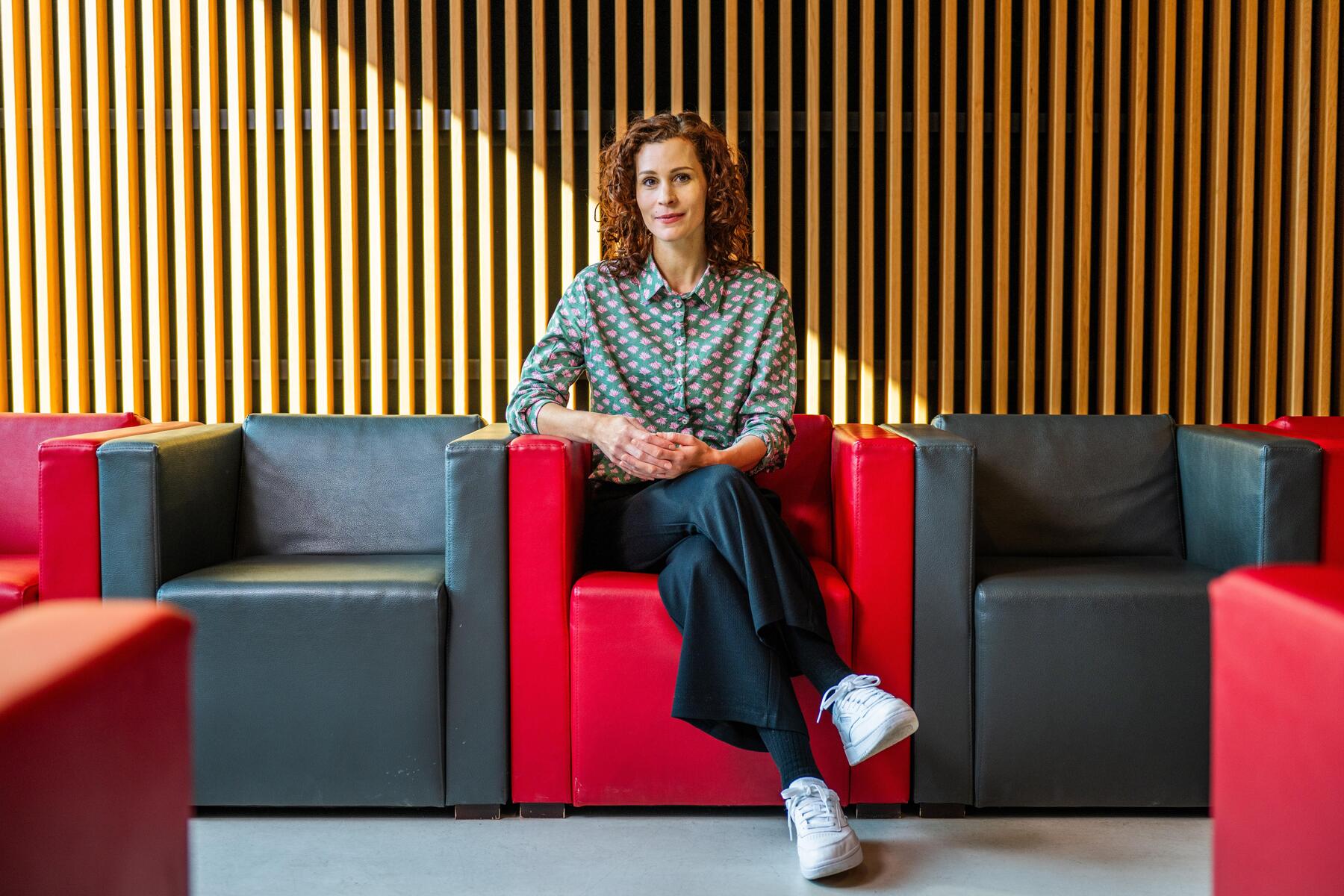 Oma kriegt das neueste Handy [premium]