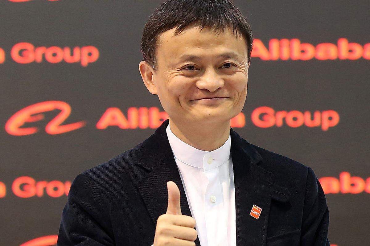 Der chinesische Unternehmer Jack Ma ist Jahrgang 1964, geboren in Hangzhou und war der erste Chinese des Festlands, der es auf den Titel des Forbes Magazines schaffte. Sein Privatvermögen wird auf über 36 Milliarden US-Dollar geschätzt.