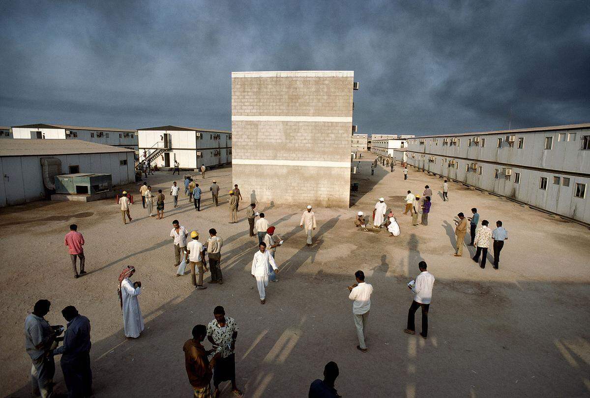 René Burri, Insel Das, Vereinigte Arabische Emirate, 1976, (c) René Burri / Magnum Photos