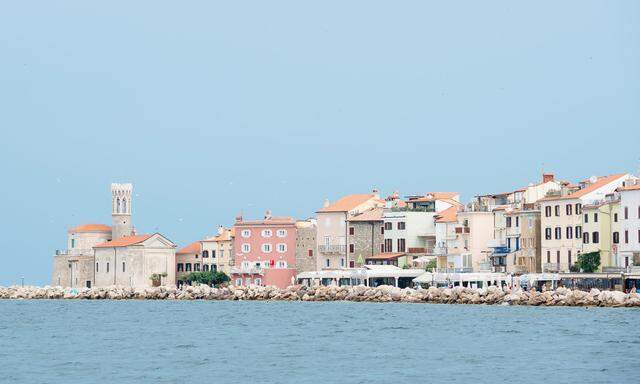 Das Den Haager Schiedsgericht hat im Streit um die Bucht von Piran zu Gunsten Sloweniens entschieden.