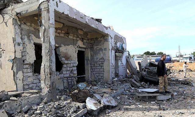 Zerstörte Häuser prägen das Bild im Bürgerkriegsland Libyen