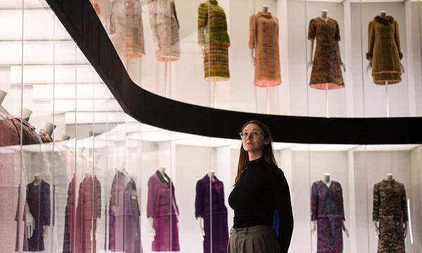  „Gabrielle Chanel, Fashion Manifesto“ im V&A Museum in London.  