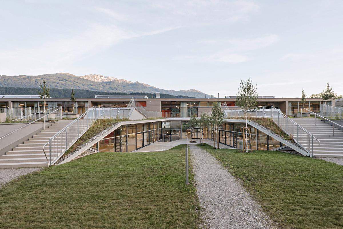 Preisträger / Anerkennungen: Schulzentrum Hall in Tirol, Hall in Tirol / Architektur: fasch&fuchs.architekten / Bauherrschaft: Stadtgemeinde Hall in Tirol / Tragwerksplanung: Werkraum Ingenieure