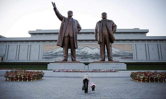 Statuen von Kim Il Sung und Kim Jong Il in Nordkorea 