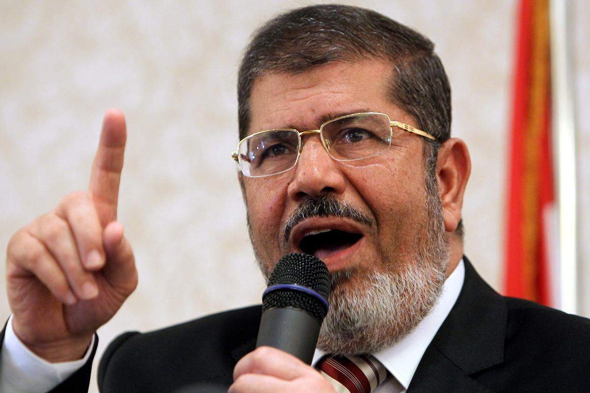 Wird Mursi Präsident, dann hätten die Muslimbrüder, die schon im Parlament die dominierende Kraft sind, ihren Durchmarsch durch die Institutionen erfolgreich absolviert. Viele Ägypter aus dem liberalen Bürgertum könnte das aus dem Land vertreiben.
