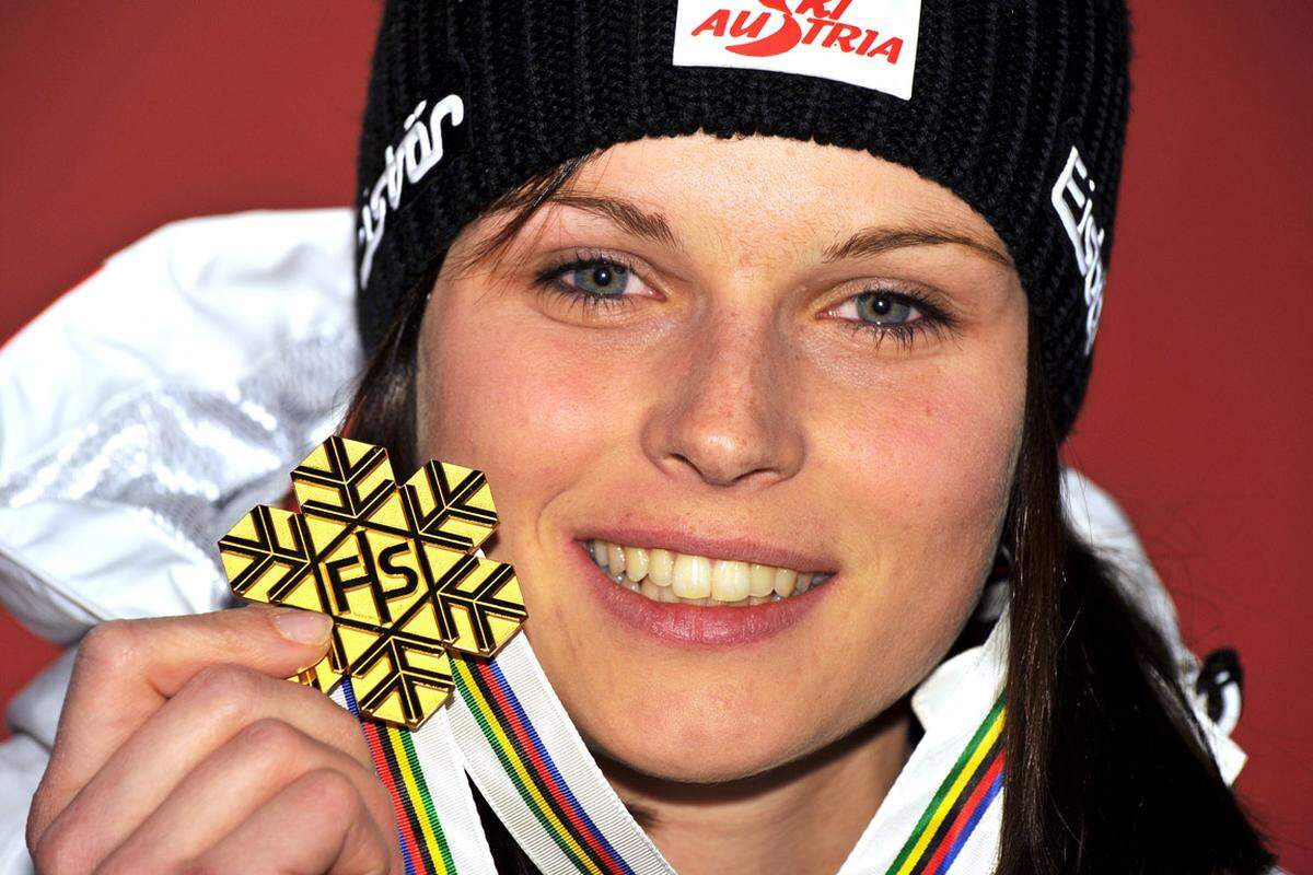 Zweiter Damen-Bewerb, zweites Gold für Österreich. Anna Fenninger wird mit 20 Jahren Weltmeisterin. Gold: Anna Fenninger (AUT) Silber: Tina Maze (SLO) Bronze: Anja Pärson (SWE)