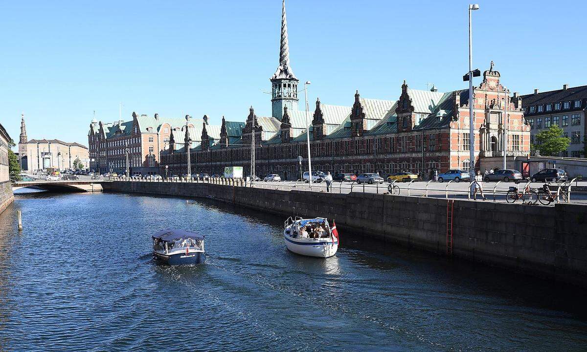 Auf mehreren Insel gelegen ist Kopenhagen nicht nur eine bedeutende Hafenstadt, sondern auch eine der teuersten der Welt. Stolze 106,1 Punkte und Platz Vier für Kopenhagen (nach New York). 