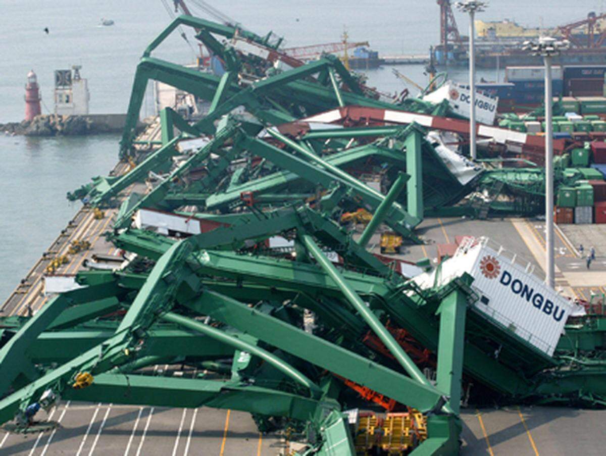 Auch die Sturmkatastrophe im Jahr 2003 konnte den Hafen Pusan in Südkorea nicht stoppen: Der Jahresumschlag beträgt 13,270 Millionen Tonnen.