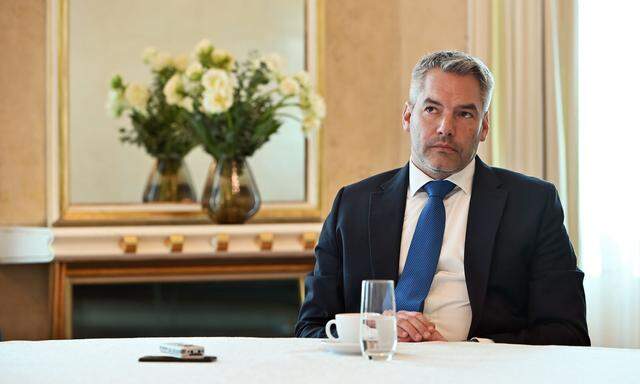 Bundeskanzler Karl Nehammer (ÖVP) will Überstunden steuerlich entlasten. 