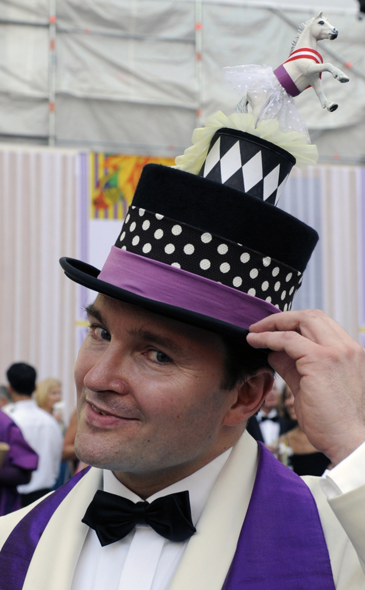 Schließlich tanzte man für die Lippizaner, denn der Reinerlös des Balles kommt der wissenschaftlichen Arbeit zugute, die der Zucht und den Erhalt der edlen Pferde gewährleisten soll.