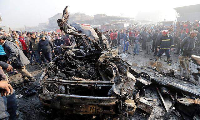 Eine Autobombe detonierte auf einem Gemüsemarkt in Bagdad.