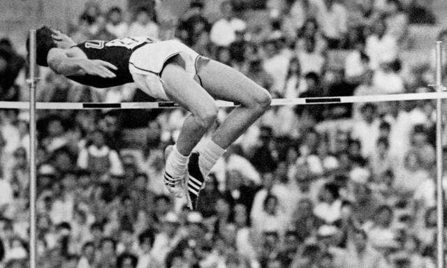 FILES-OLY-1968-ATHLETICS-FOSBURY-OBIT