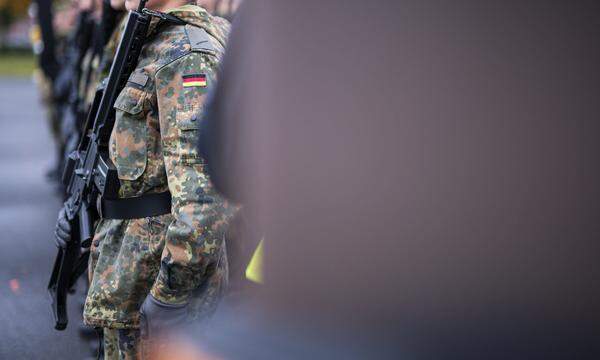 Die Leistung deutscher Soldatinnen und Soldaten soll wieder stärker ins Bewusstsein gerückt werden.