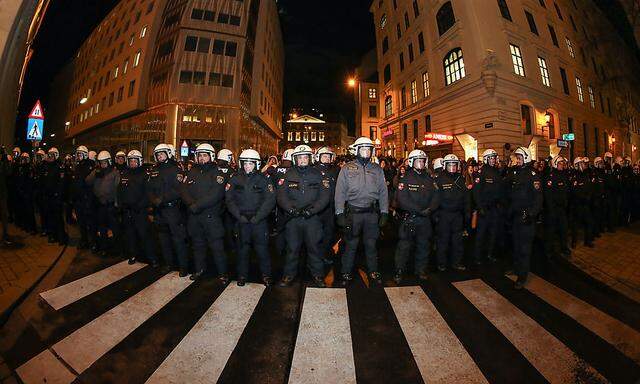 Insgesamt waren 1200 Polizisten im Einsatz