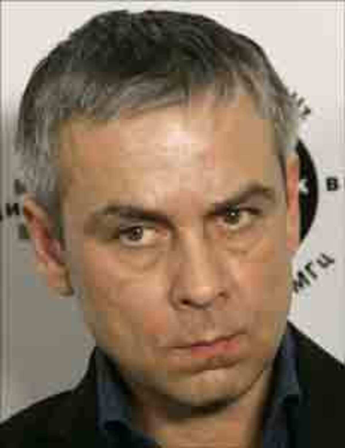 Auch einer von Litwinenkos Kontaktleuten in Moskau ist erkrankt. Der frühere Geheimdienstler und jetzige Geschäftsmann Dmitri Kowtun leidet an den gleichen Symptomen wie Litwinenko und schwebt in Lebensgefahr. Der Anwalt des dritten in die Affäre verwickelten Ex-Spions, Lugowoj, wies Angaben über ein Koma zurück. Kowtun und Lugowoj hatten sich Anfang November mit Litwinenko in London getroffen.