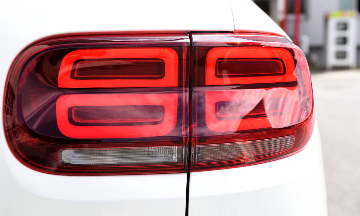 So sieht er von hinten aus.