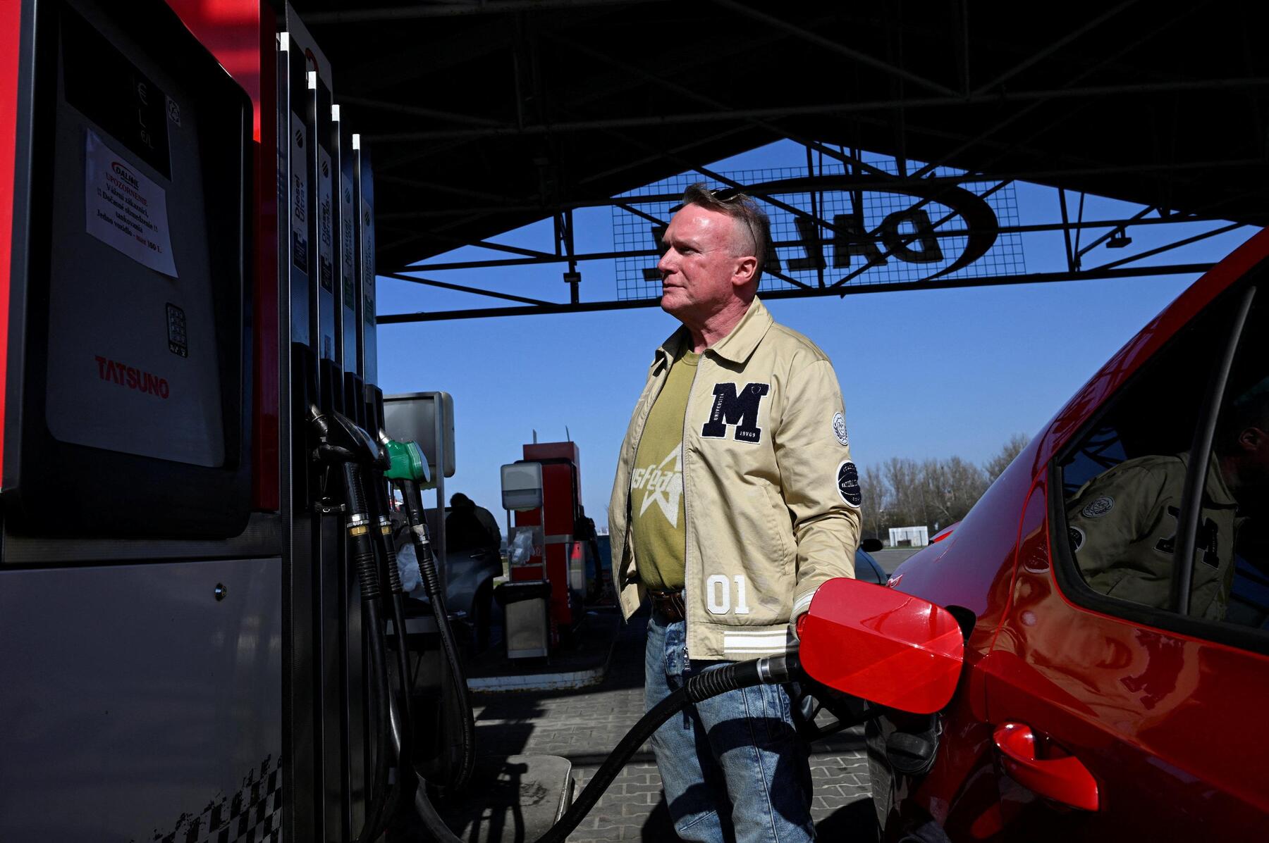 Ausländer zahlen in der Slowakei nun 26 Cent mehr für Sprit [premium]